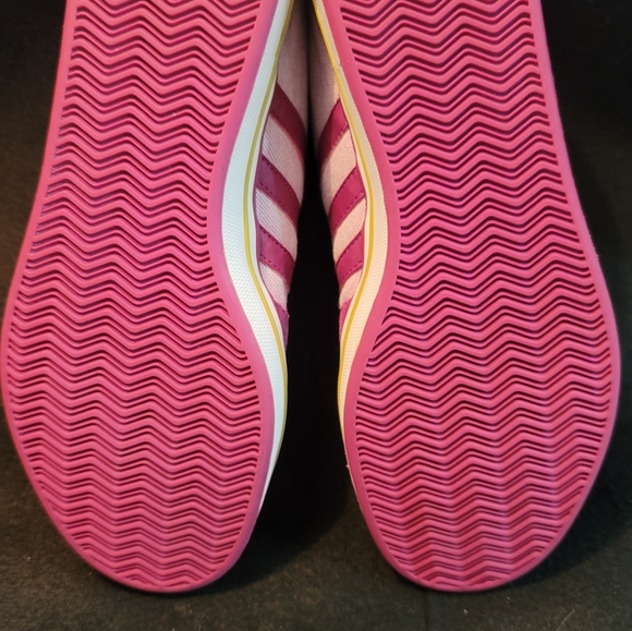 WOMENS SIZE 8.5 ADIDAS SHOES - Picture 7 of 7